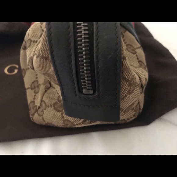 Gucci Make up bag! - Picture 9 of 10